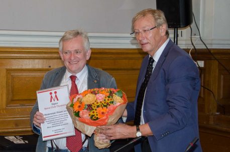 Modtager af Modersmål-Prisen 2016, Søren Ulrik Thomsen, og formand for Modersmål-Selskabet, Jørgen Christian Wind Nielsen